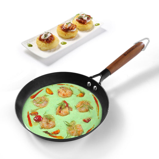 Ferro Light 20cm Cast Iron Fry Pan | 800 ml | Acacia Wooden Handles | Gravity Moulding Technology | No Chemical Coating